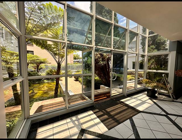 1,165M² BUILDING FOR SALE IN PARKTOWN